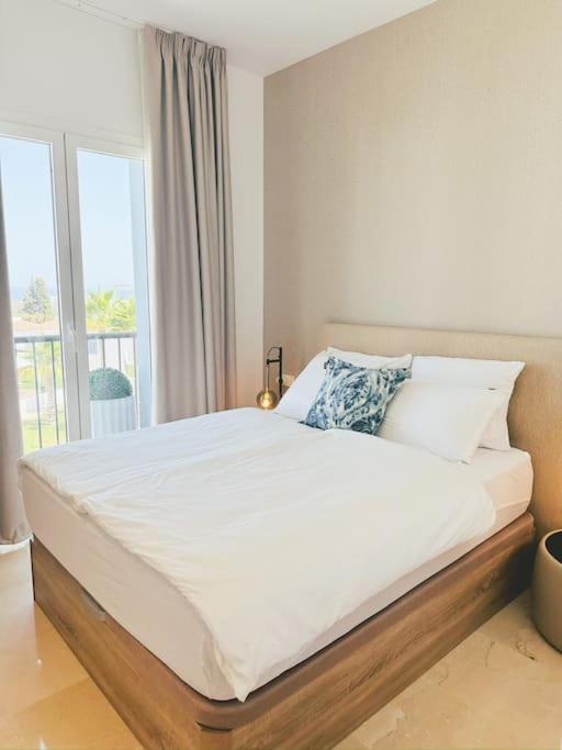 דירות אסטפונה Oceanview Luxury Penthouse מראה חיצוני תמונה