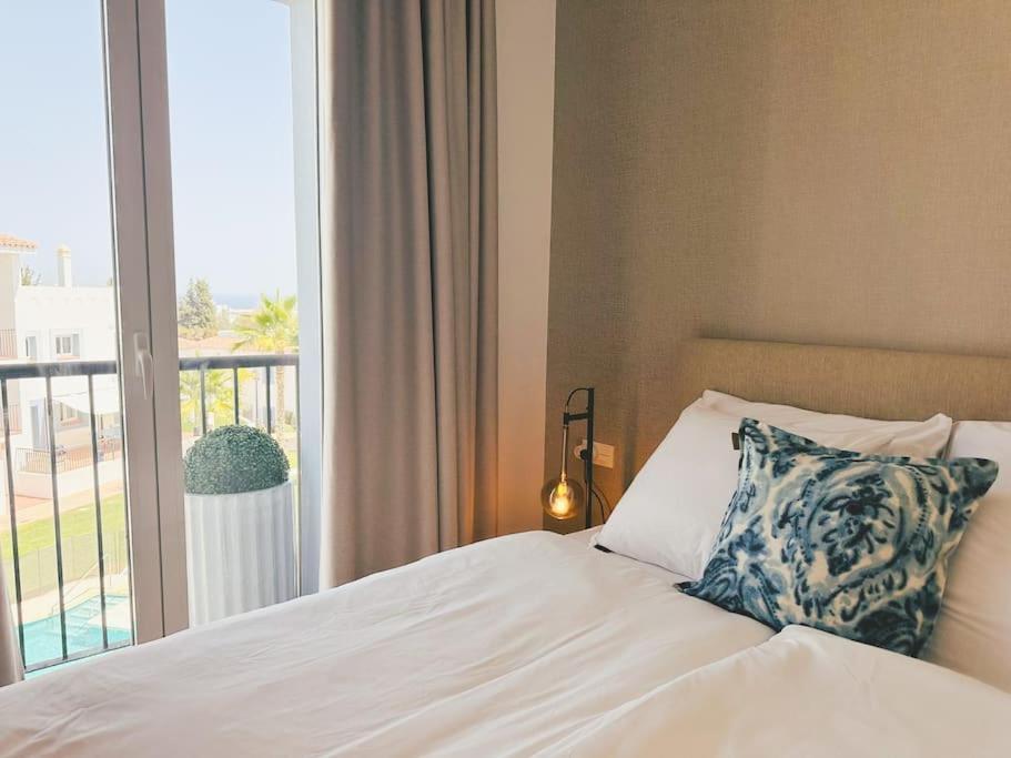 דירות אסטפונה Oceanview Luxury Penthouse מראה חיצוני תמונה