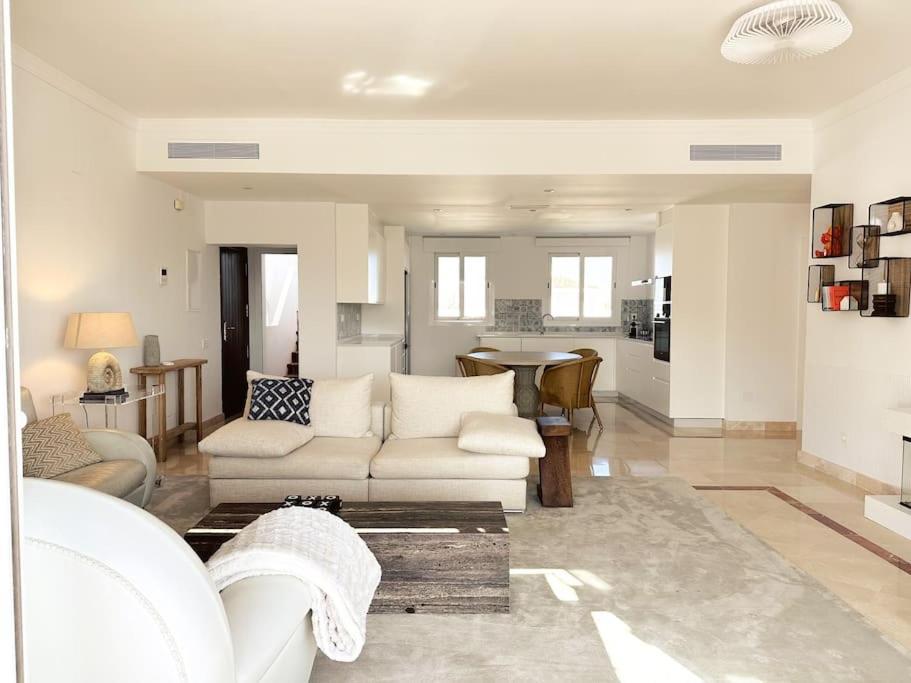 דירות אסטפונה Oceanview Luxury Penthouse מראה חיצוני תמונה